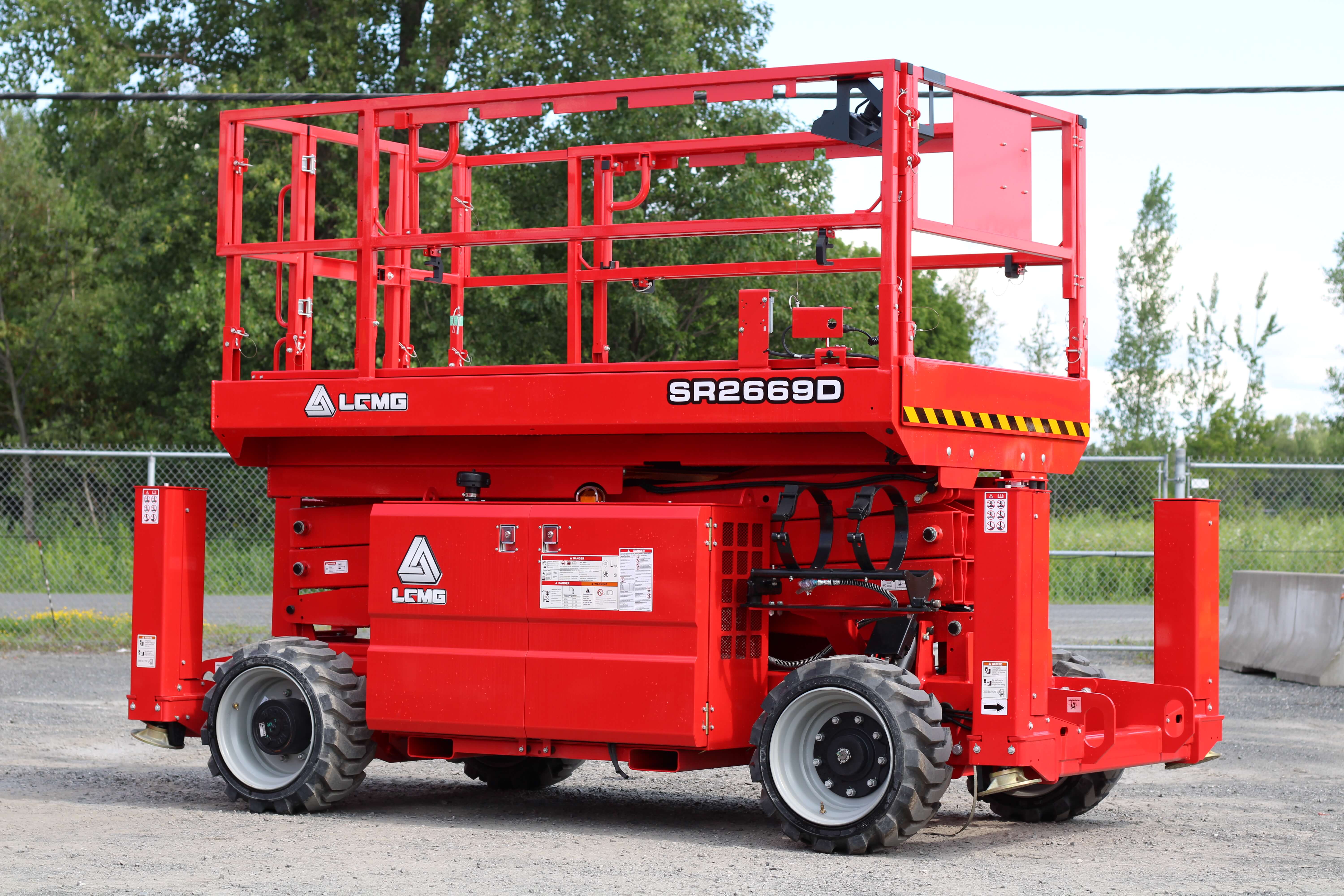Scissor lift new diesel LGMG SR2669D